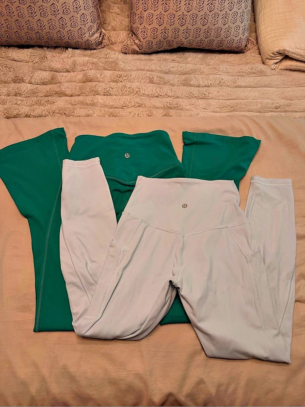 lululemon Groove Super-High-Rise Flared Pant Nulu Leggings Set Green & blue